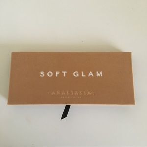 Anastasia Beverly Hills soft glam Palette